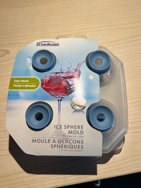 Recipients et similaires: Eiswürfel-Form Eiskugelschale Trudeau – Neuf avec emballage d'origine à Mönchaltorf par lubusc
