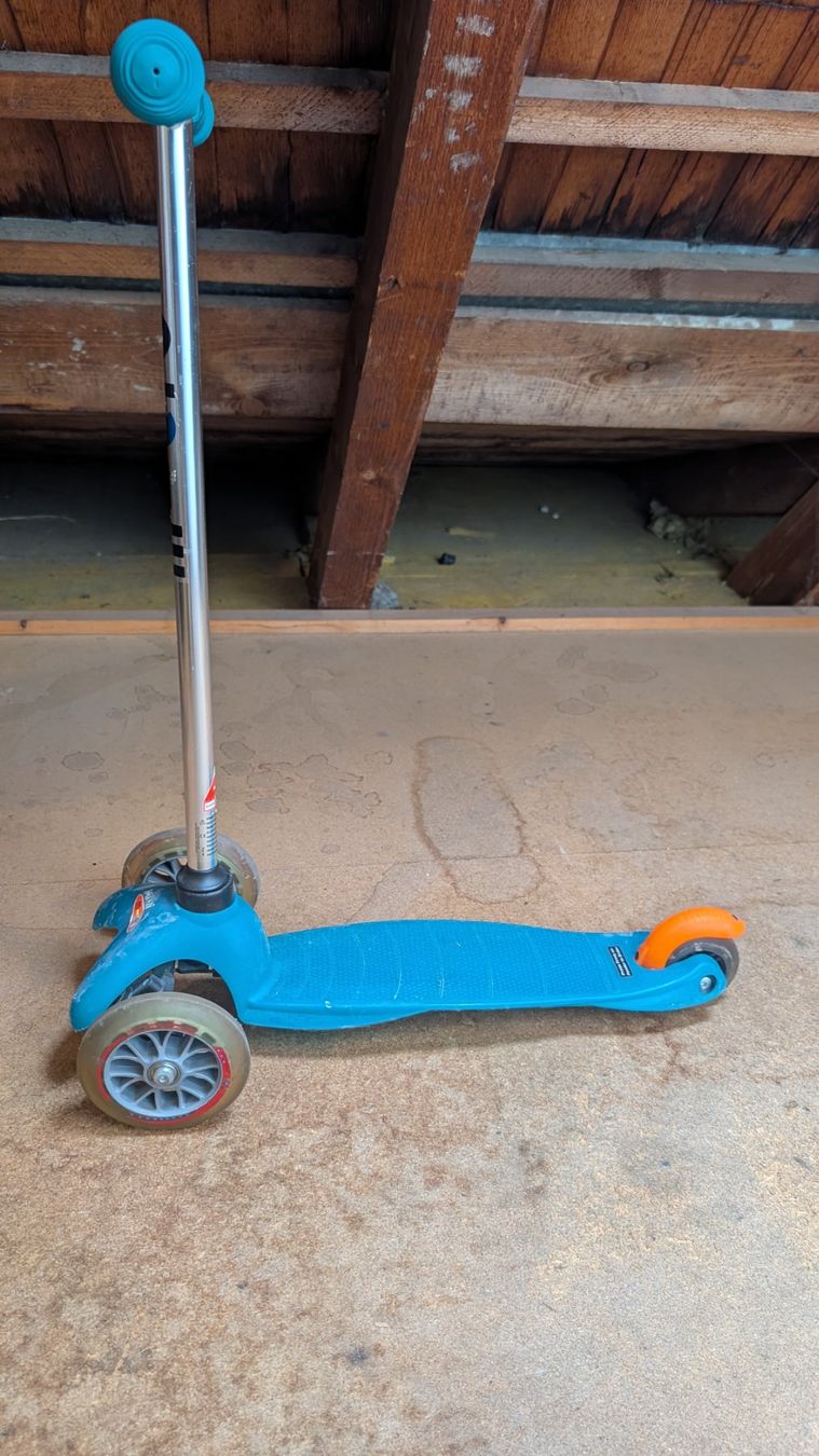 Micro Kickboard: Micro Mini Trottinett blau 3-Rad – Usato da Zürich venduto da gg11124 1