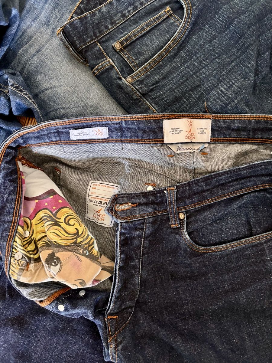 Lotti di vestiti: Markenjeans Trio Gr.34 – Usato da Lyss venduto da violin 4