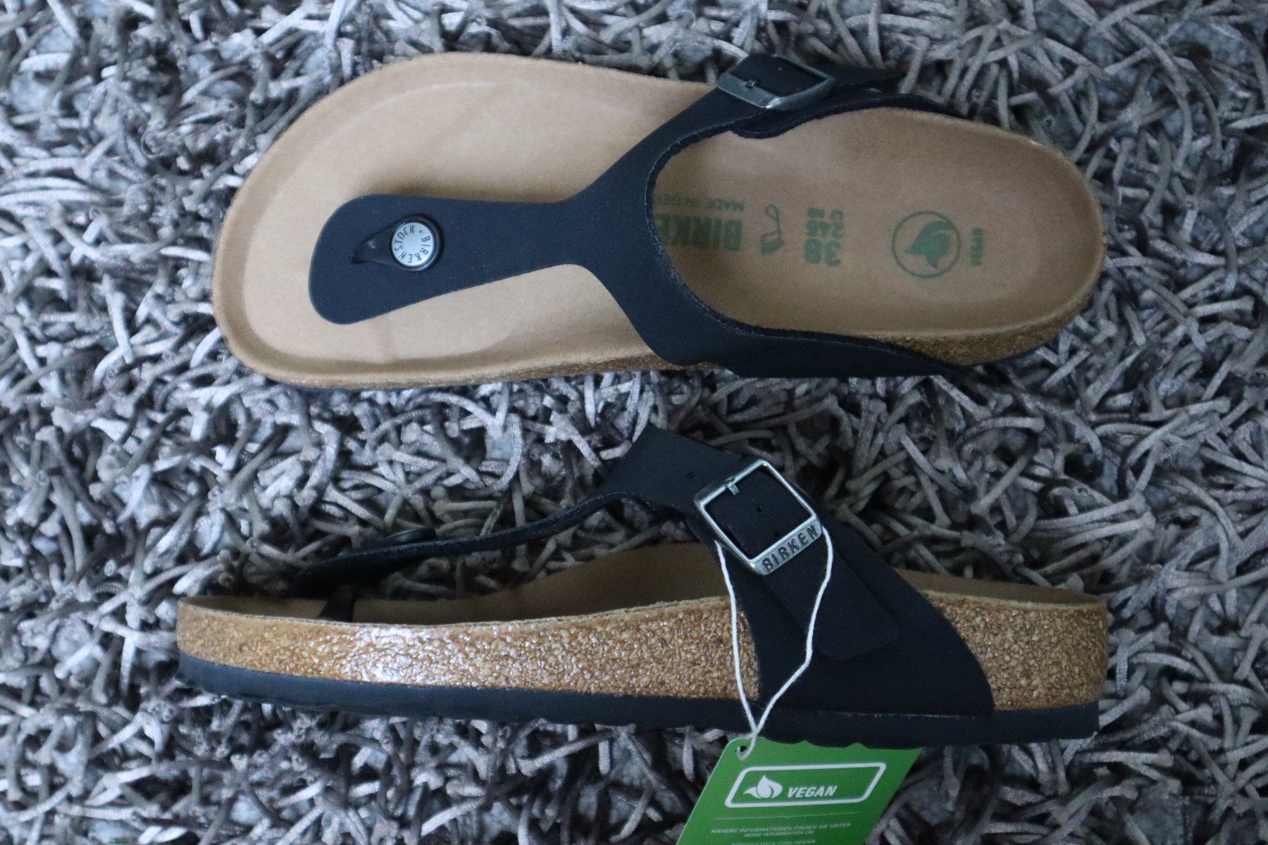 Birkenstock Scarpe da uomo: Birkenstock, Gizeh, Gr. 38, schwarz, NEU – Nuovo e nell'imballaggio originale da Wattwil venduto da glueck 2