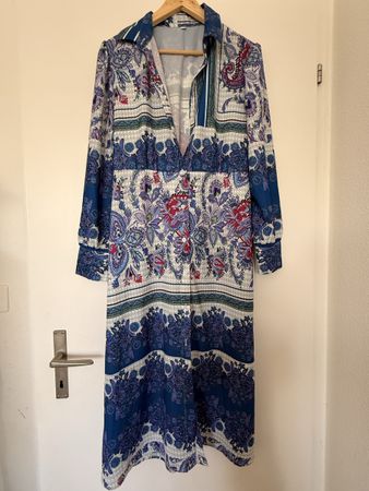 Kleid gemustert langarm Grösse M