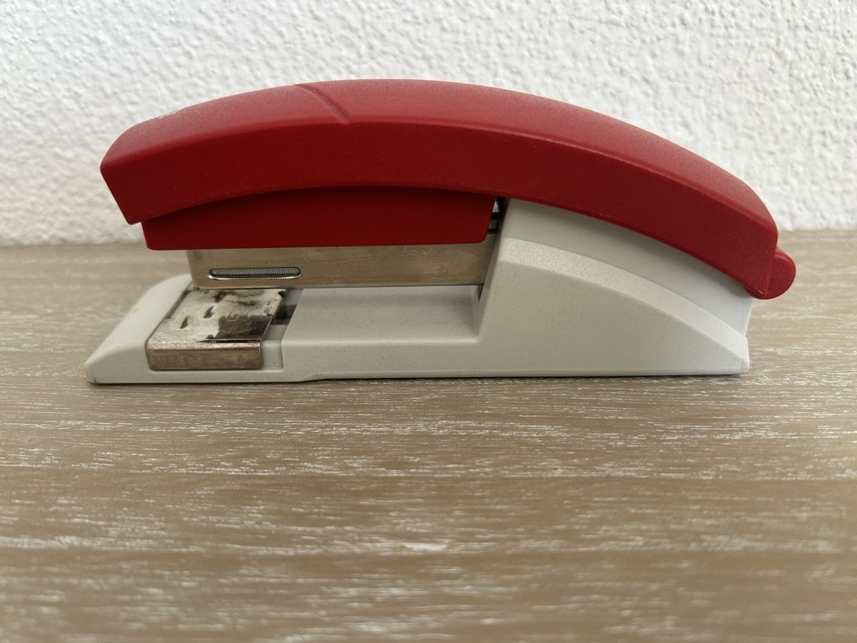 Leitz Alle Werkzeuge: Leitz Heftgerät, Bostich 5500 rot gebraucht – Gebraucht aus Wolhusen von eve_m6cg