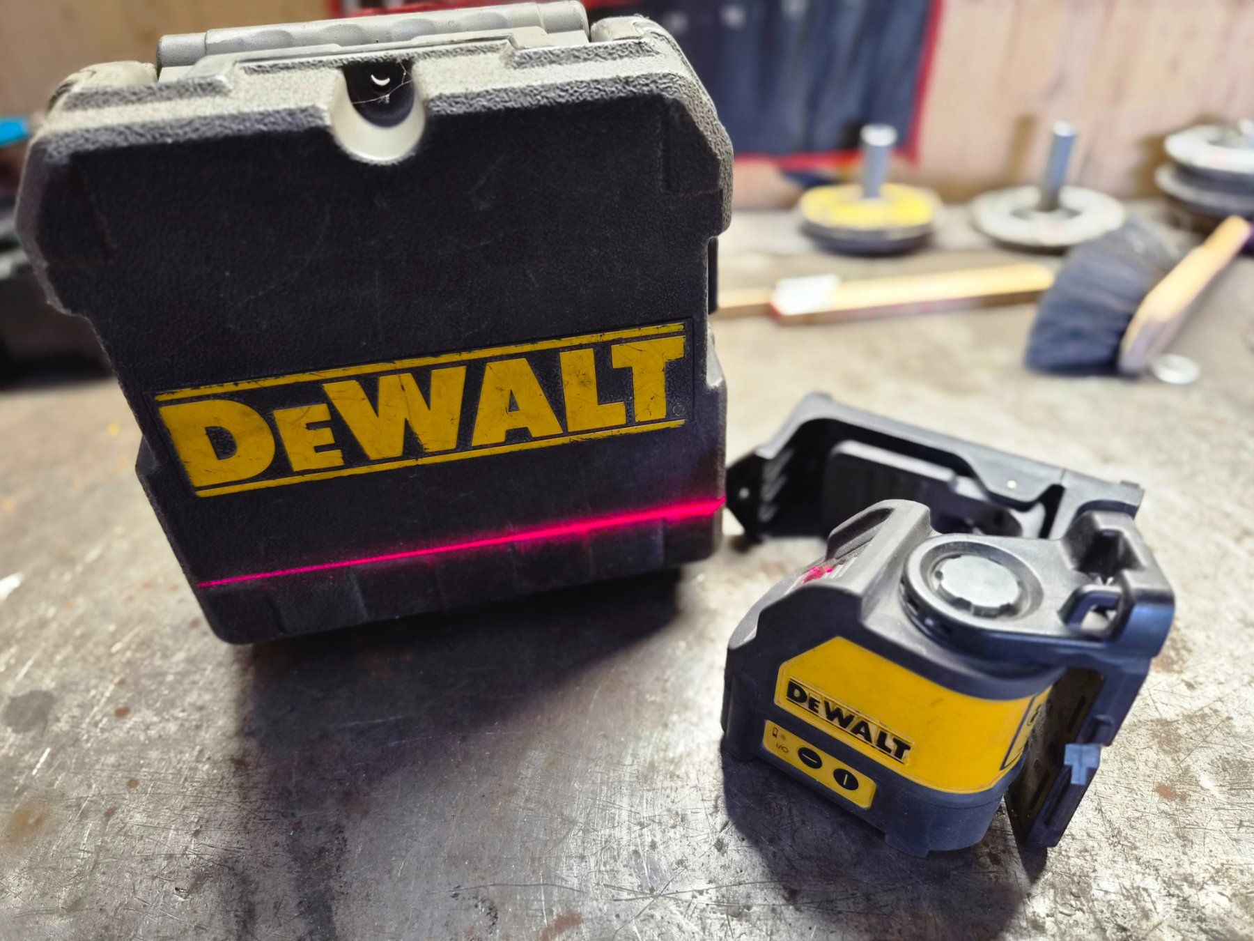Dewalt Misurare: Kreuzlinienlaser – Usato da Nottwil venduto da TB28 2