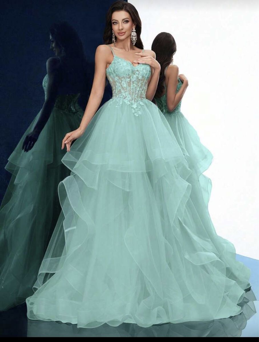 Vestiti: Traumhafte Abendkleid neu Grösse S – Nuovo e nell'imballaggio originale da Amriswil venduto da JaJa-Express