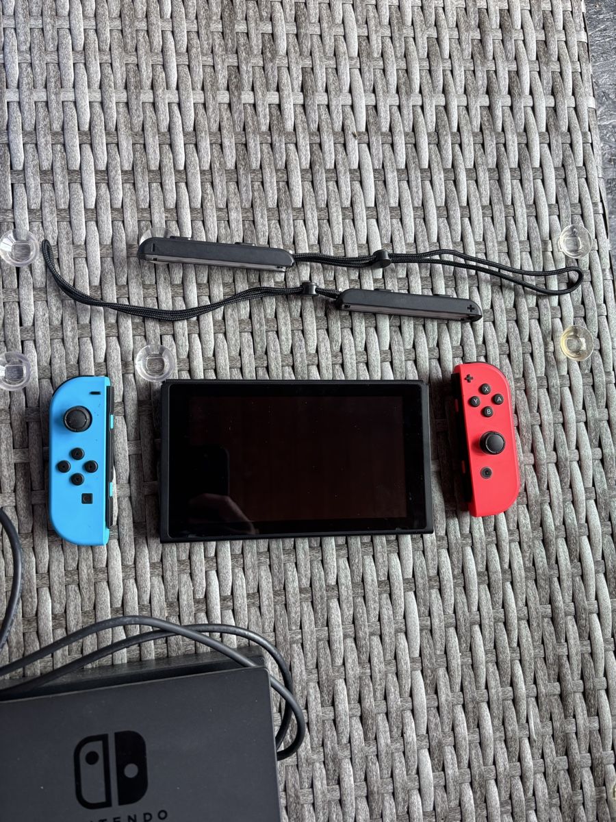 Nintendo Console: Nintendo Switch OLED Konsole Mario Edition gebraucht – Usato da Widnau venduto da ste_2cxb 2
