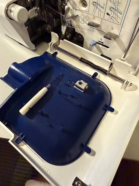 Brother Macchine da cucire: Brother Overlocker 4234D – Usato da Zürich venduto da StudioQuirine 4