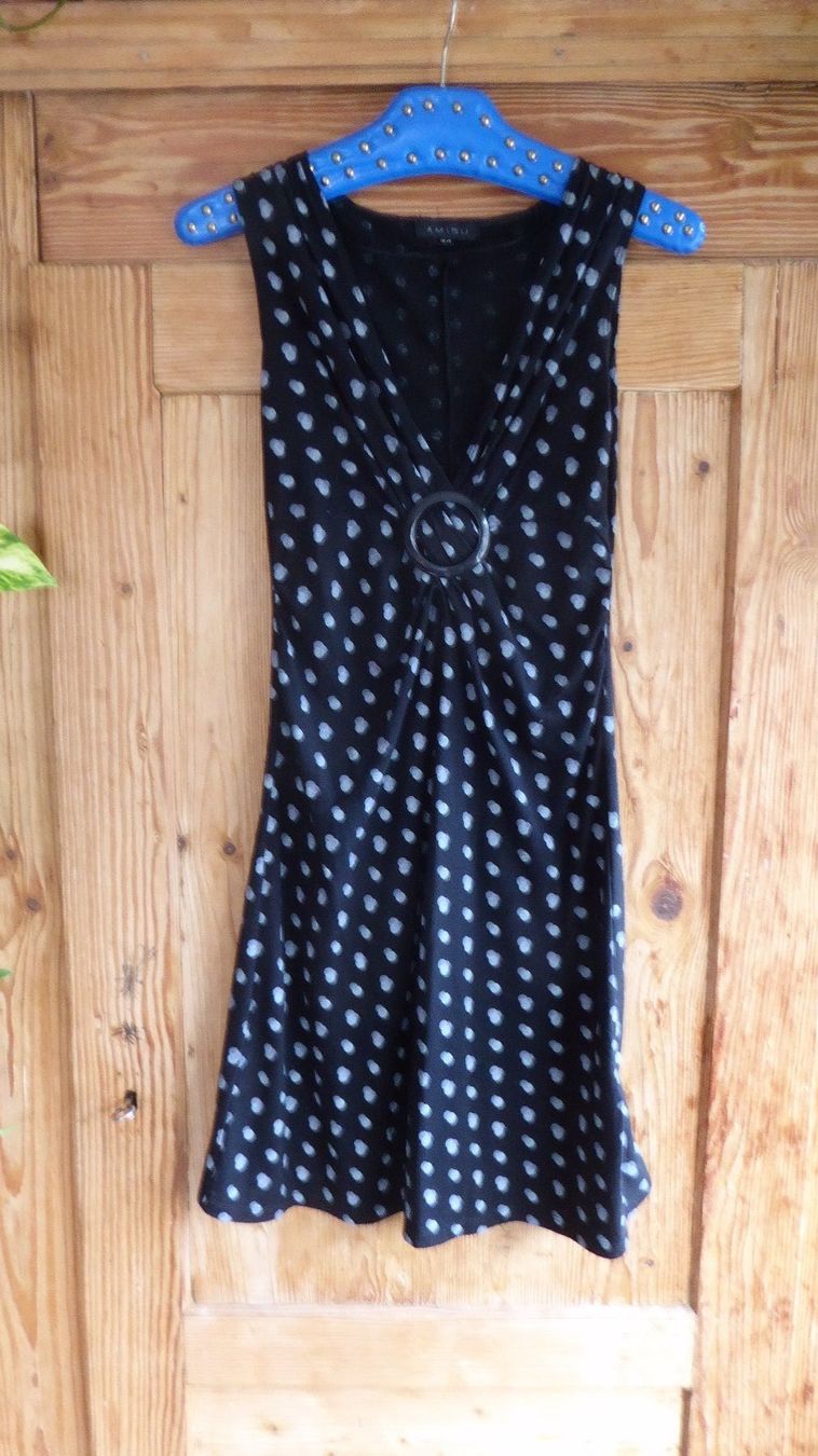 Vestiti: Schönes Kleid Gr 34 AMISU – Usato da Sargans venduto da Benziner