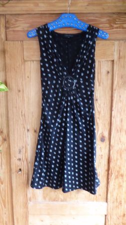 Schönes Kleid Gr 34 AMISU