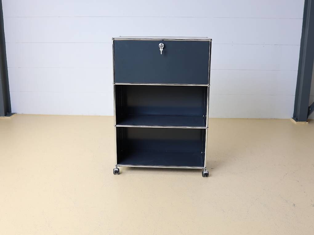 USM Scaffali: USM Haller Highboard Anthrazitgrau Lieferung&Umbau möglich – Usato da Meinisberg venduto da atelier_TILIJA