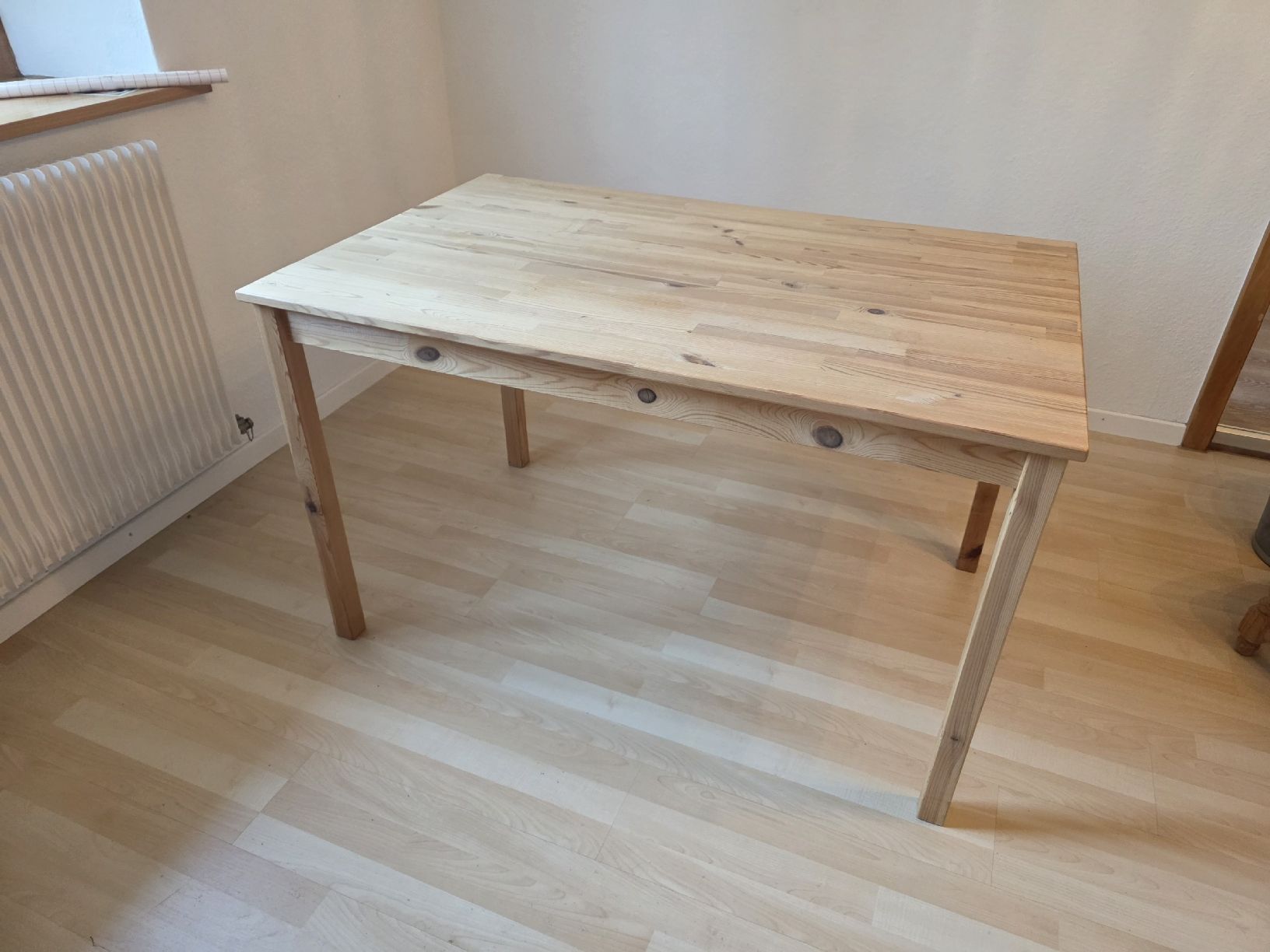 Tische: Holztisch & Stuhl – Gebraucht aus Niederbuchsiten von B_Marchand 1
