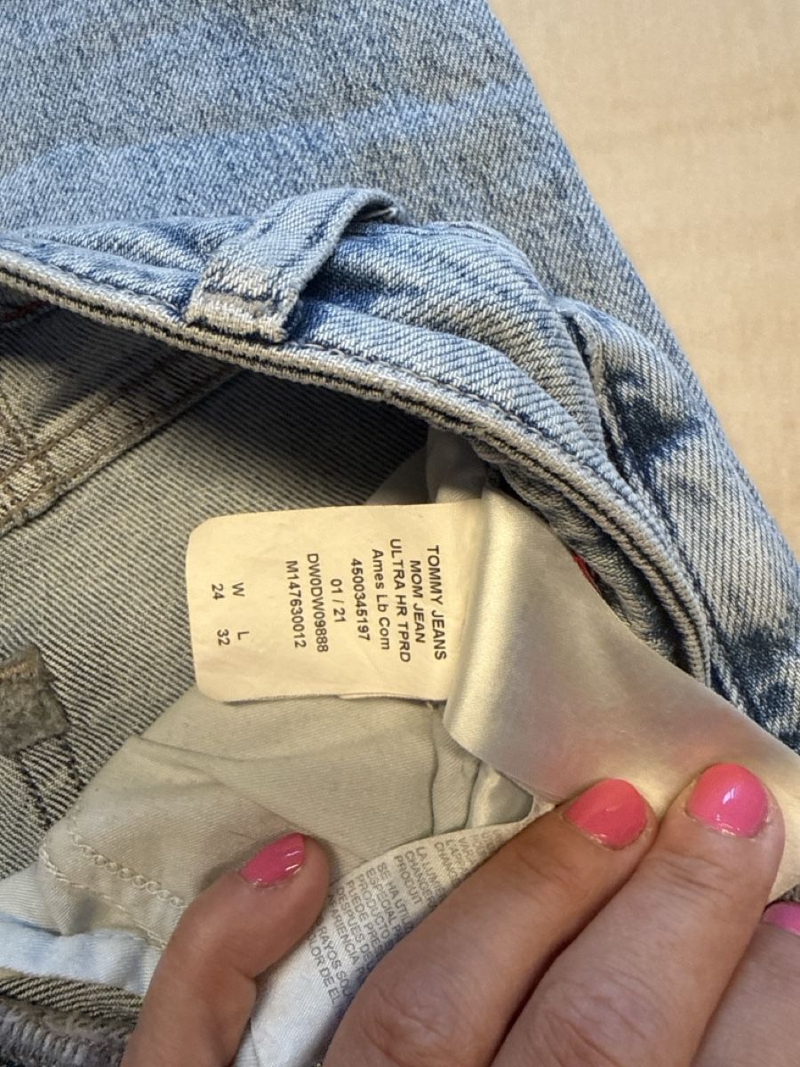 Tommy Hilfiger Jeans: Tommy Jeans Mom Jeans W24 L32 – Usato da Embrach venduto da shila_03 5
