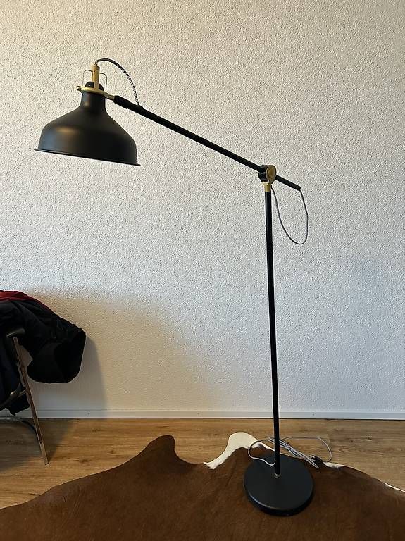 Lampes: Stehlampe schwarz IKEA – D'occasion à Regensdorf par rob_c7xr 2