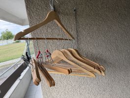 Kleiderbuegel Set Holz leichte Gebrauchsspuren 12 Stck