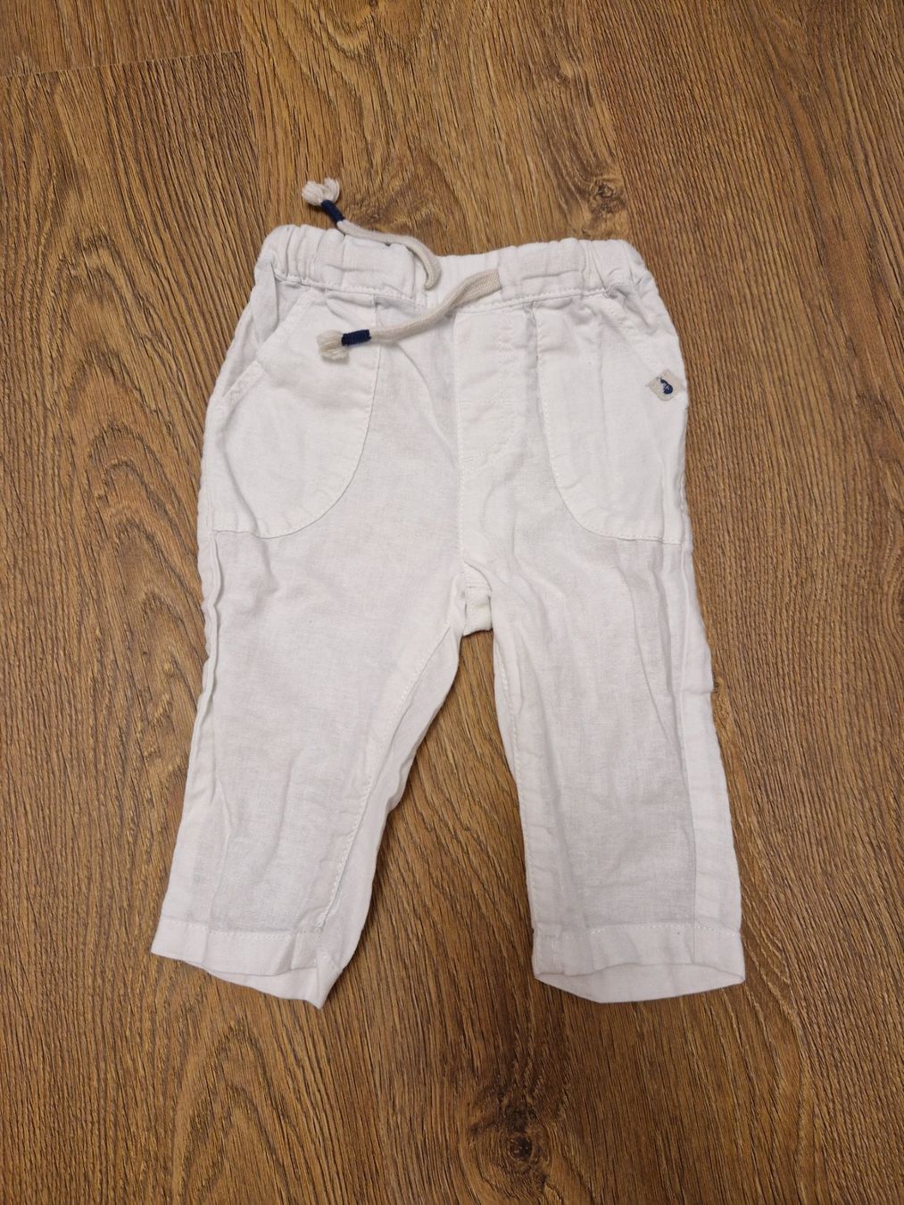 Pantaloni: Hose, Stoffhose weiss Gr. 74 – Usato da Nebikon venduto da Japostyle