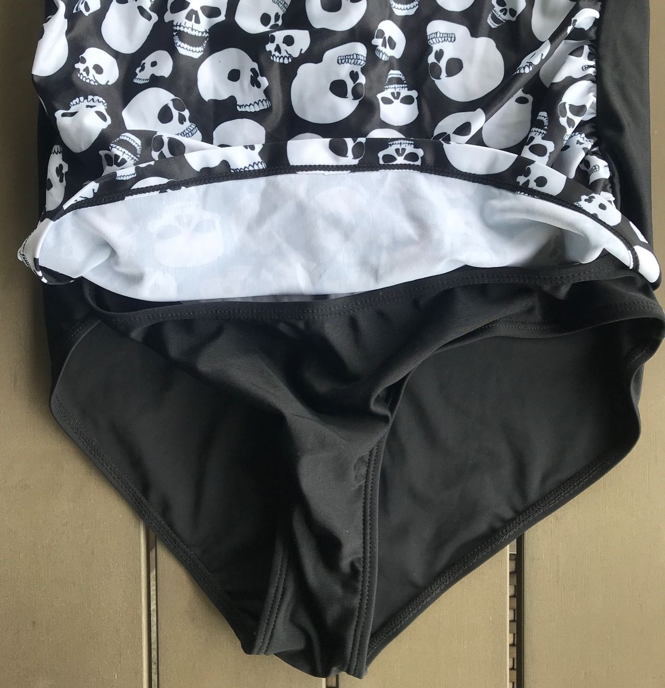 Costumi da bagno & Bikini: Badeanzug Skull, Gr. XL – Nuovo (secondo la descrizione) da Ebnat-Kappel venduto da Molton 4