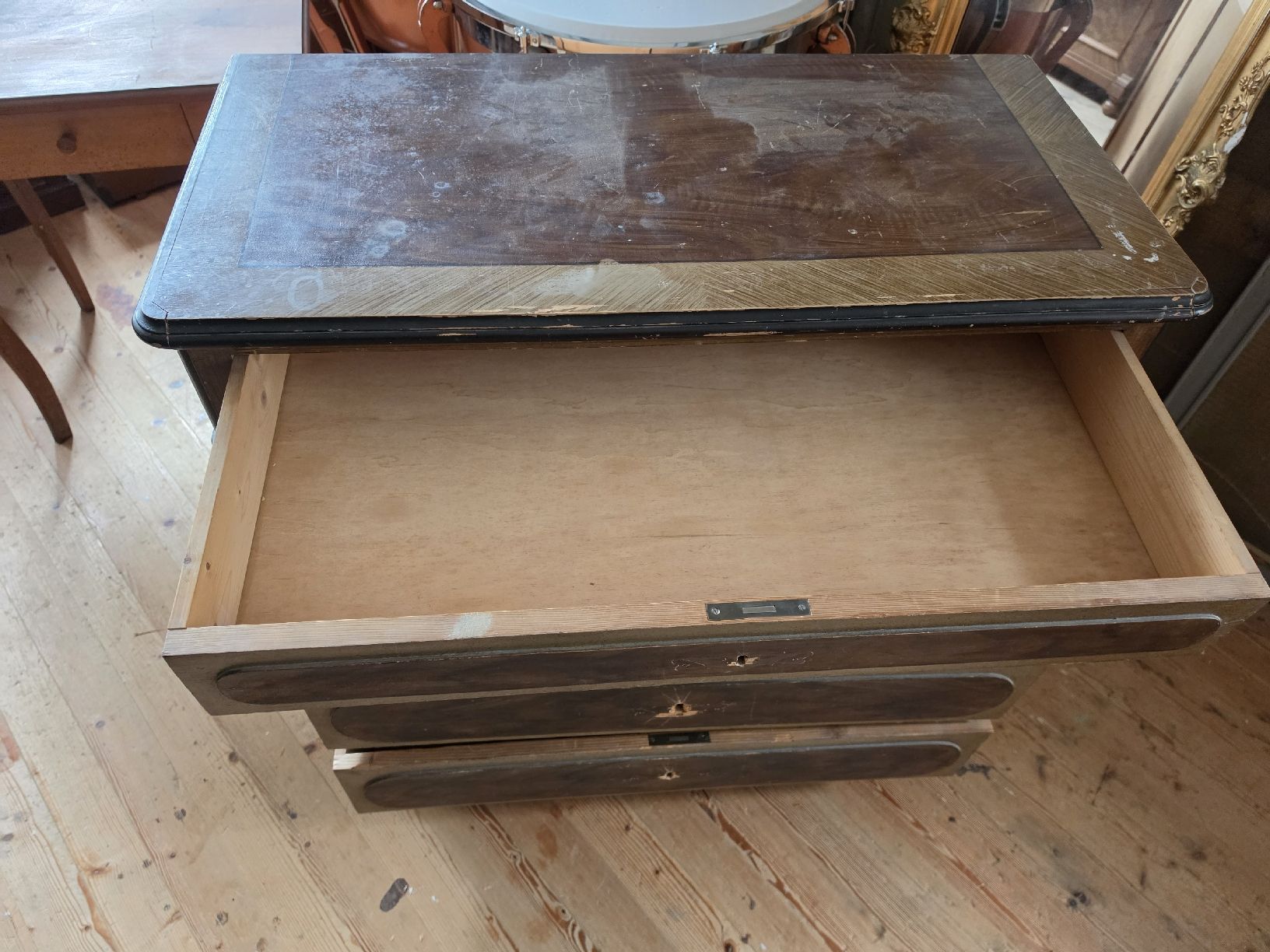 Cassettiere: Antike Kommode,  restaurationsbedürftig – Usato da Mettlen venduto da elios0888 9