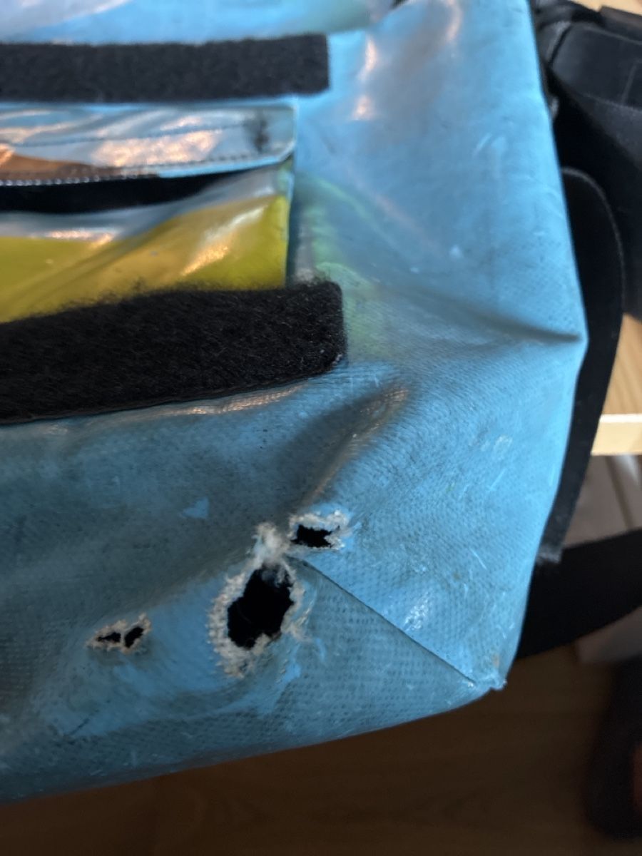 Freitag Borse: Freitag Tasche blau mit Loch – Usato da Mitlödi venduto da meyer-sabrina 3