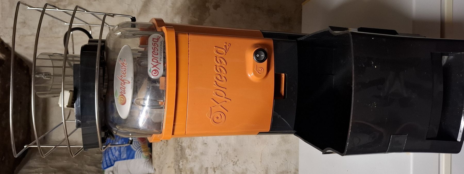 Elettrodomestici da cucina: Spremiagrumi professionale Oranfresh Expressa – Usato da Astano venduto da mat_x2bn 4