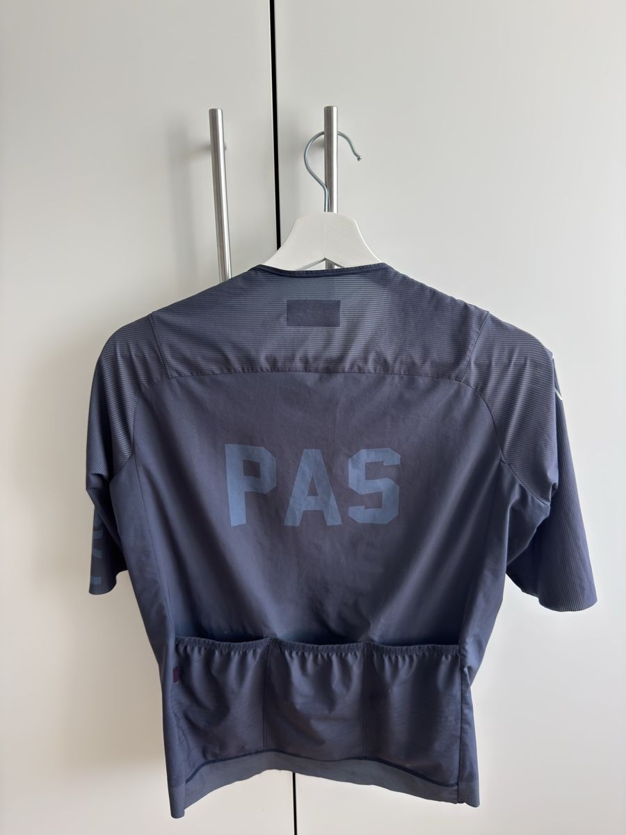 Pas Normal Studios Canottiere & Pantaloni: Pas Normal Studios Mechanism Pro Trikot Gr L – Nuovo (secondo la descrizione) da Hombrechtikon venduto da Sven_Gerber 1
