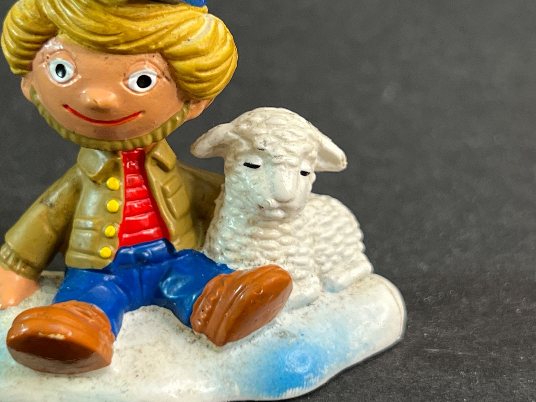 Bullyland Statuette: Sandmännchen Bully auf Wolke, mit Schäfchen Figur – Usato da Ennetbaden venduto da mapa05 2