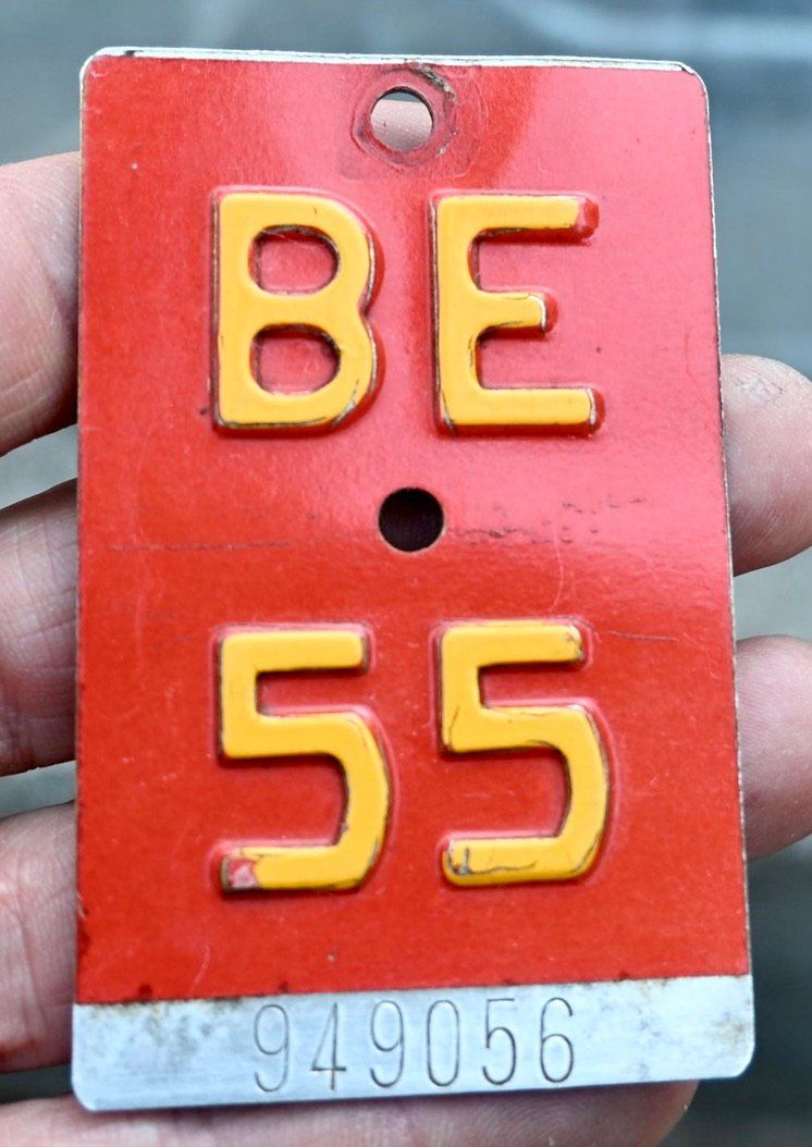 Insegne: Velonummer BE 55 von 1955 - Bern 949056 – Usato da Pfaffhausen venduto da mono_rec 1