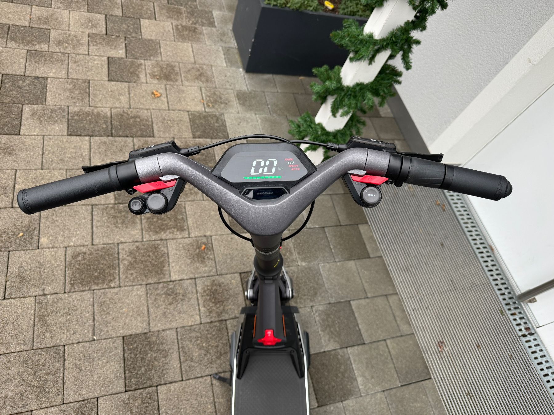 Segway Kickboard: Segway-Ninebot KickScooter GT1D – Usato da Horgen venduto da Auction-Kings 2