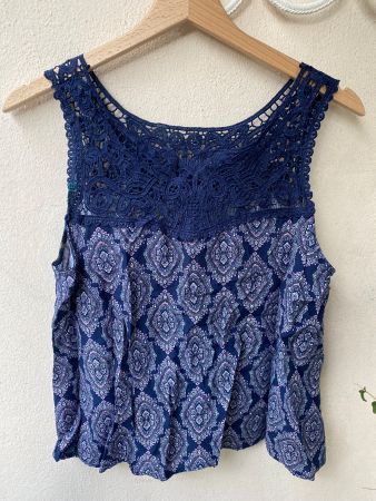 Top femme bleu marine avec dentelle T.M