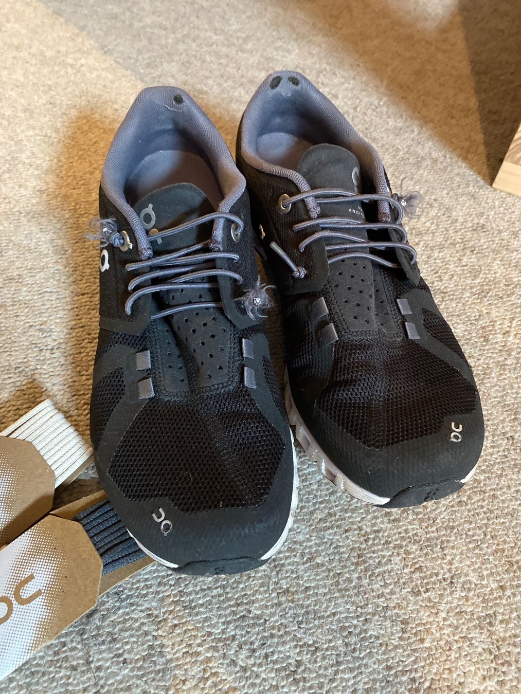 On Scarpe da donna: On Schuhe 38.5 black – Usato da Holderbank AG venduto da Elster19