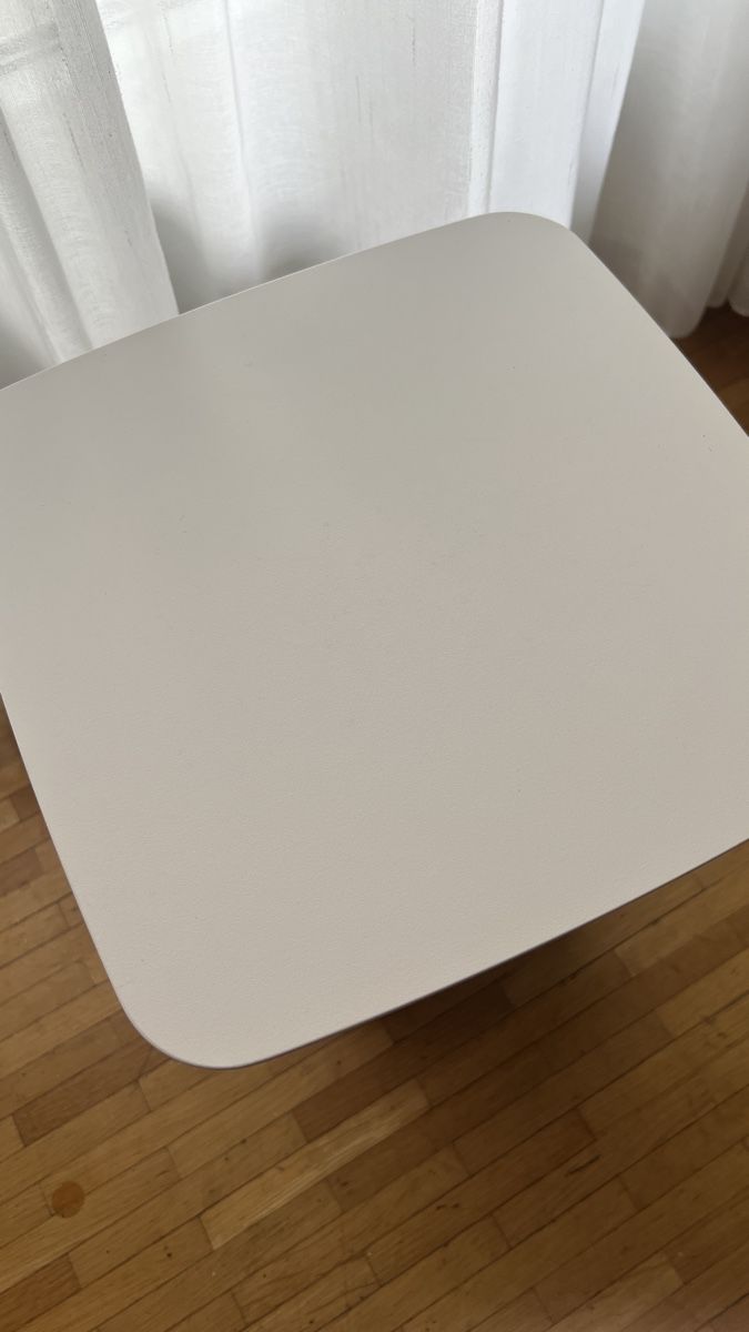 Vitra Tavoli: Vitra Metal Side Table Weiss klein – Usato da Tagelswangen venduto da Bomu 3