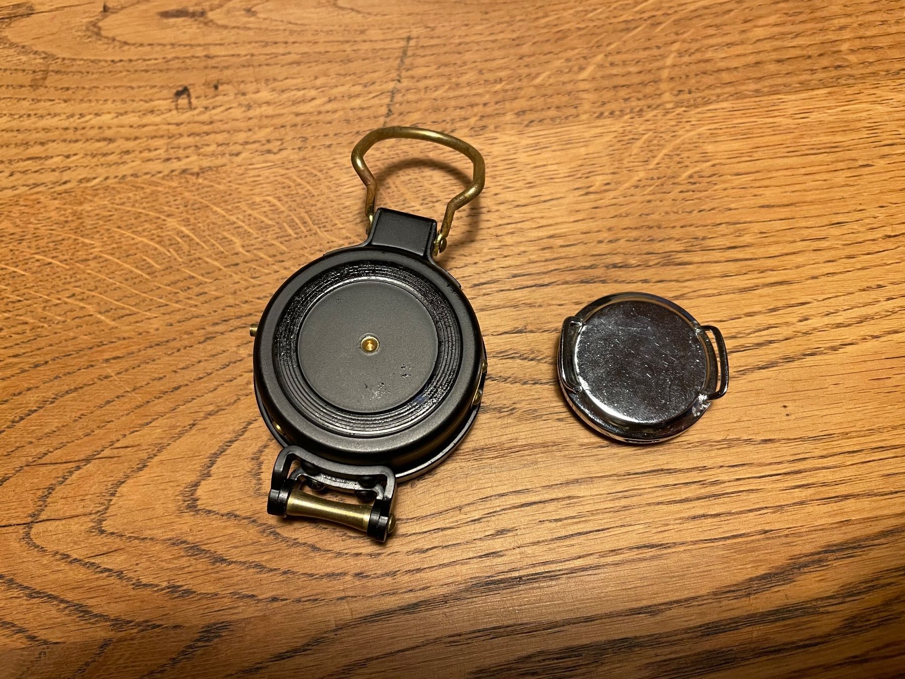 Schweizer Armee GPS & Strumenti di misurazione: 2 boussoles – Usato da Oberbütschel venduto da Woodie2005 1