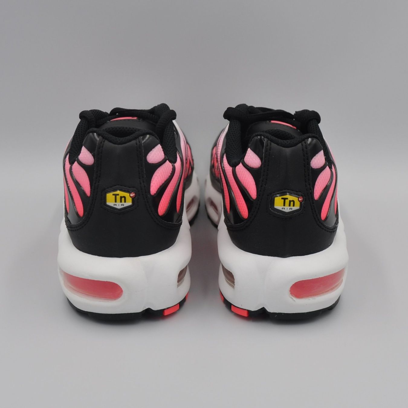 Nike Scarpe da donna: Nike Air Max Plus TN Pink 38.5 – Nuovo e nell'imballaggio originale da Bern venduto da SneakerheavenLT 5