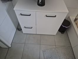 Bad / Waschbecken unterschrank