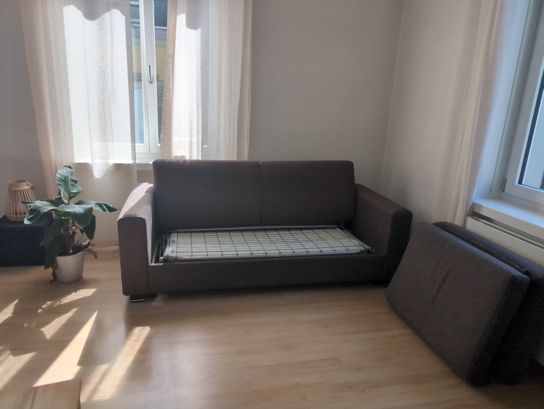 Sofas: Schlafsofa dunkelgrau/ taupe – Gebraucht aus Zürich von est_tdd7 1