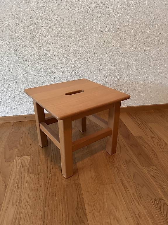 Sgabelli: Hochwertige Hocker / Schemmel aus Buche lackiert – Usato da Eglisau venduto da vendu.-