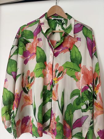 Damen Bluse ZARA Blumenprint Grösse L guter Zustand