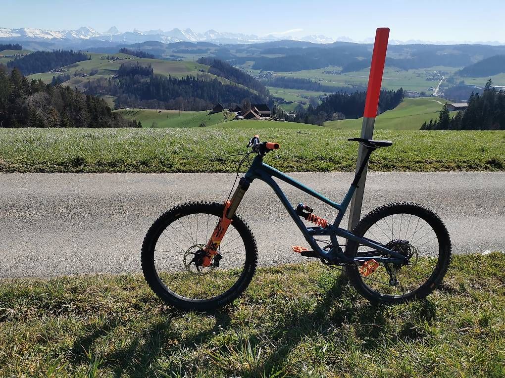 Biciclette: Commencal Clash Signature Mountainbike Fully – Usato da Wabern venduto da mlue00