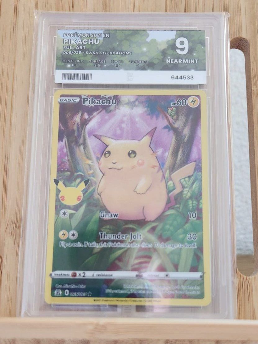 Pokémon Carte collezionabili: Pikachu Celebrations n°005 - Pure Grading 9 – Nuovo e nell'imballaggio originale da Moutier venduto da tom_9zxw