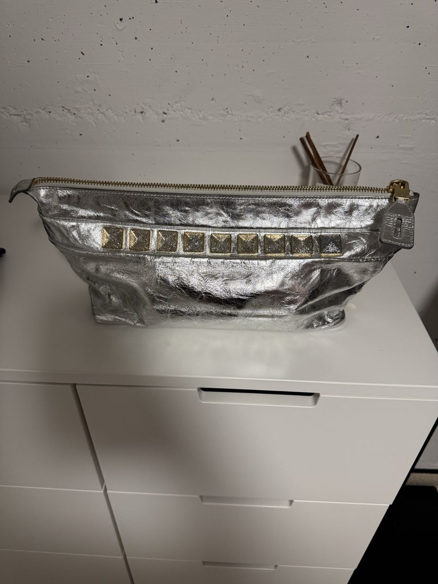 Marc Jacobs Borse da donna: Marc Jacobs Silver Leather Clutch Bag - Stunning! – Nuovo (secondo la descrizione) da Sarnen venduto da vik_jw5z