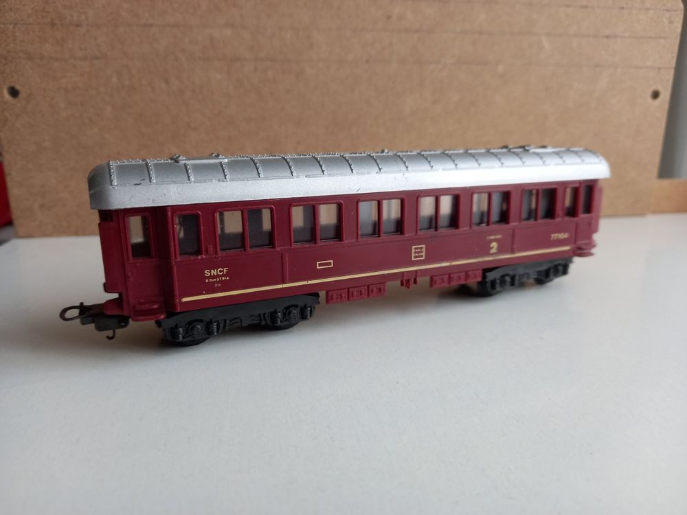 LIMA ÉCHELLE 0 / O VOITURE SNCF DE TYPE A9 DE 1ère A