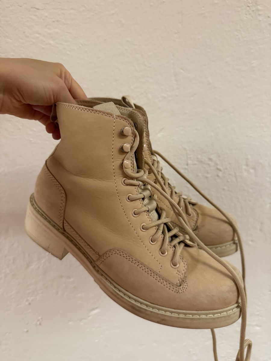 Scarpe da donna: Beige Lace-Up Ankle Boots - leather - 37 – Usato da Adliswil venduto da dai_yr5z 1