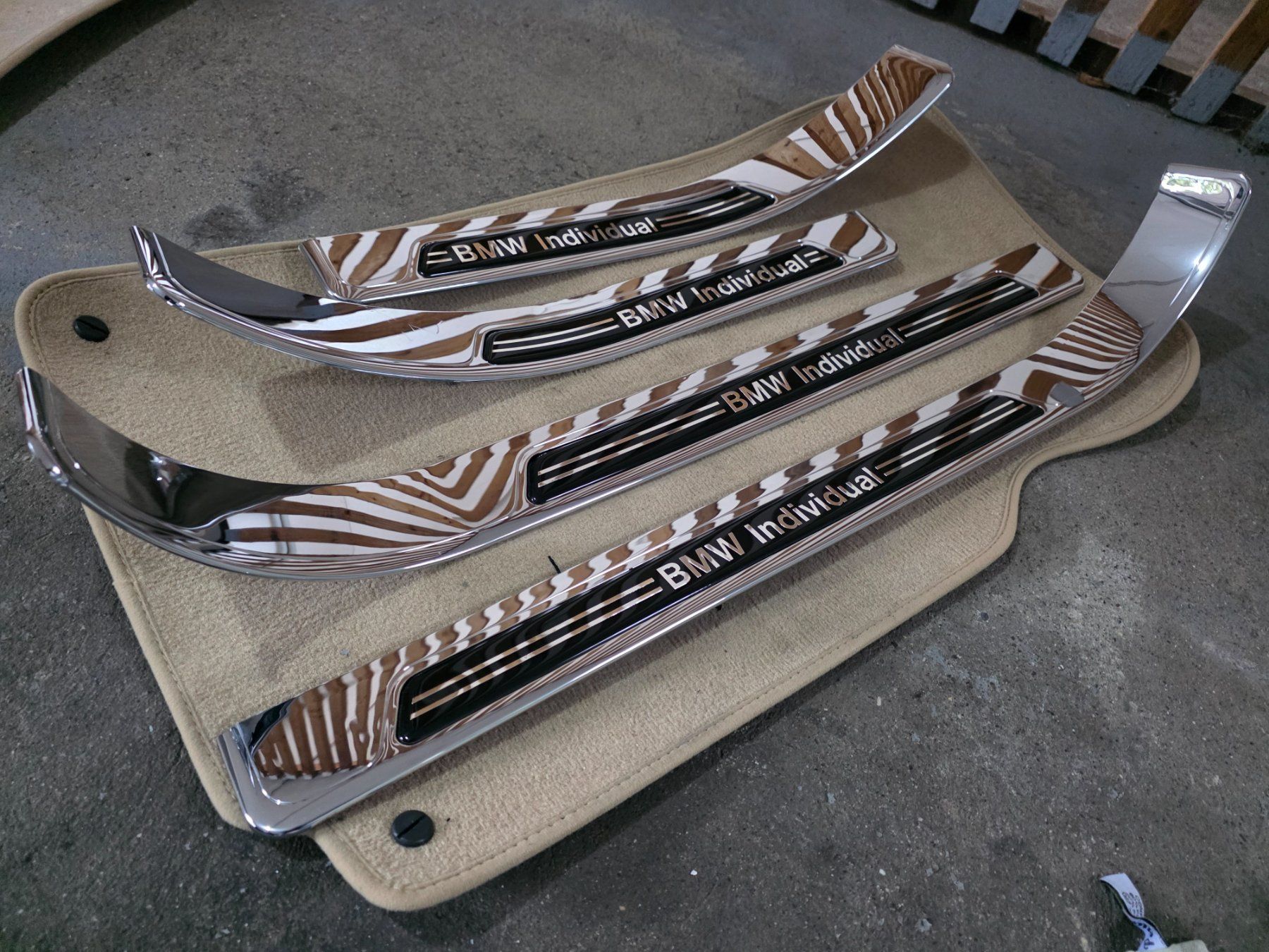 BMW Toutes les pièces auto: BMW e38 Individual Einstiegsleisten – D'occasion à Scherzingen par Benjanil 6