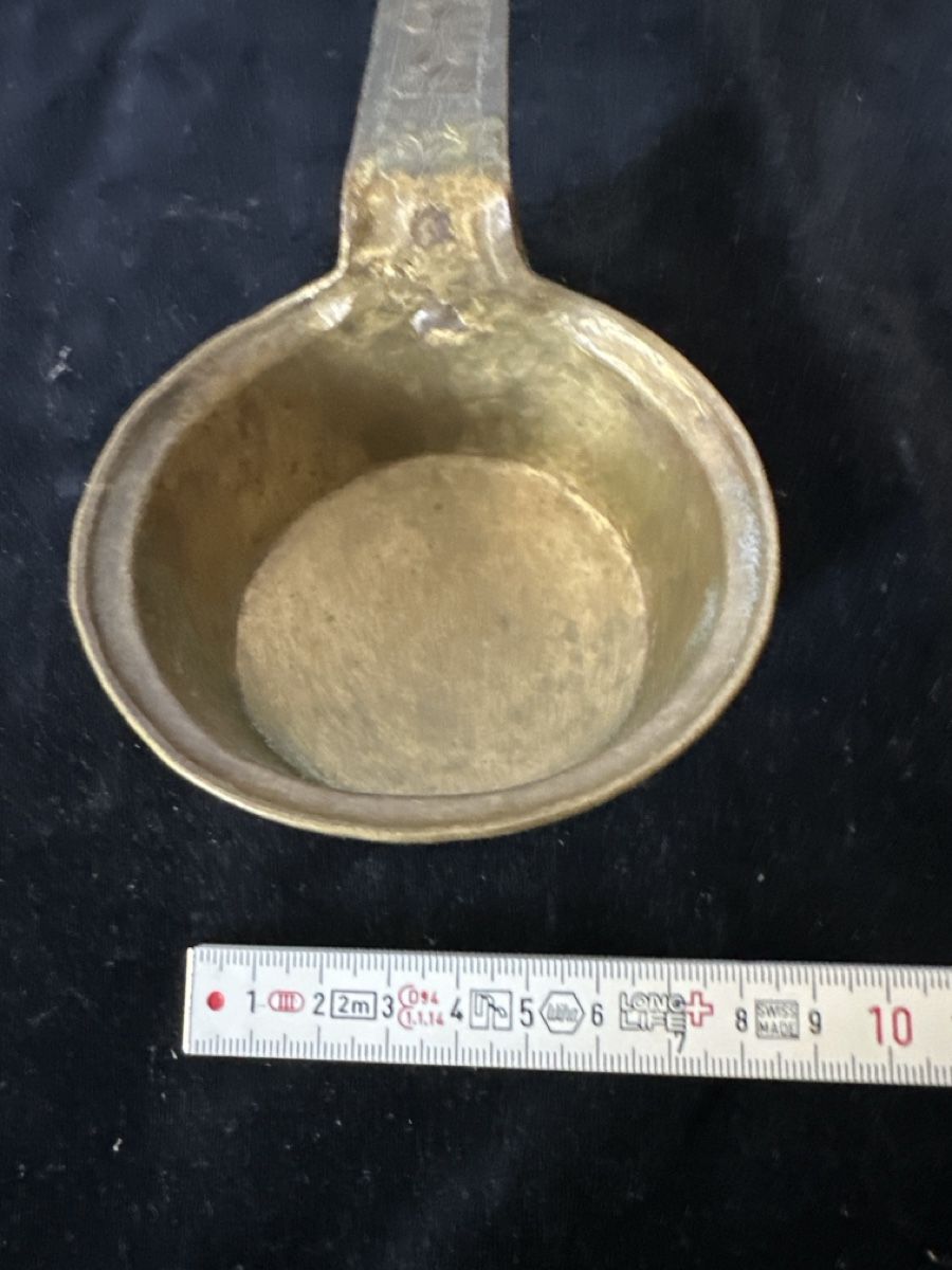 Elettrodomestici da cucina: Antike Schöpfkelle, Messing, graviert, ca. 26cm – Usato da Zürich venduto da Chaeffeler 4