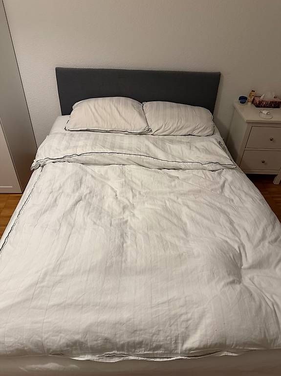 Letti: Graues 140x200cm Bett mit Boxspringmatratze – Usato da Münchenbuchsee venduto da meg_f6h7 1