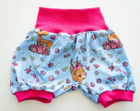 Kurze Pumphose mit Bambi/Rehe & Blumen Gr.62/68 - NEU