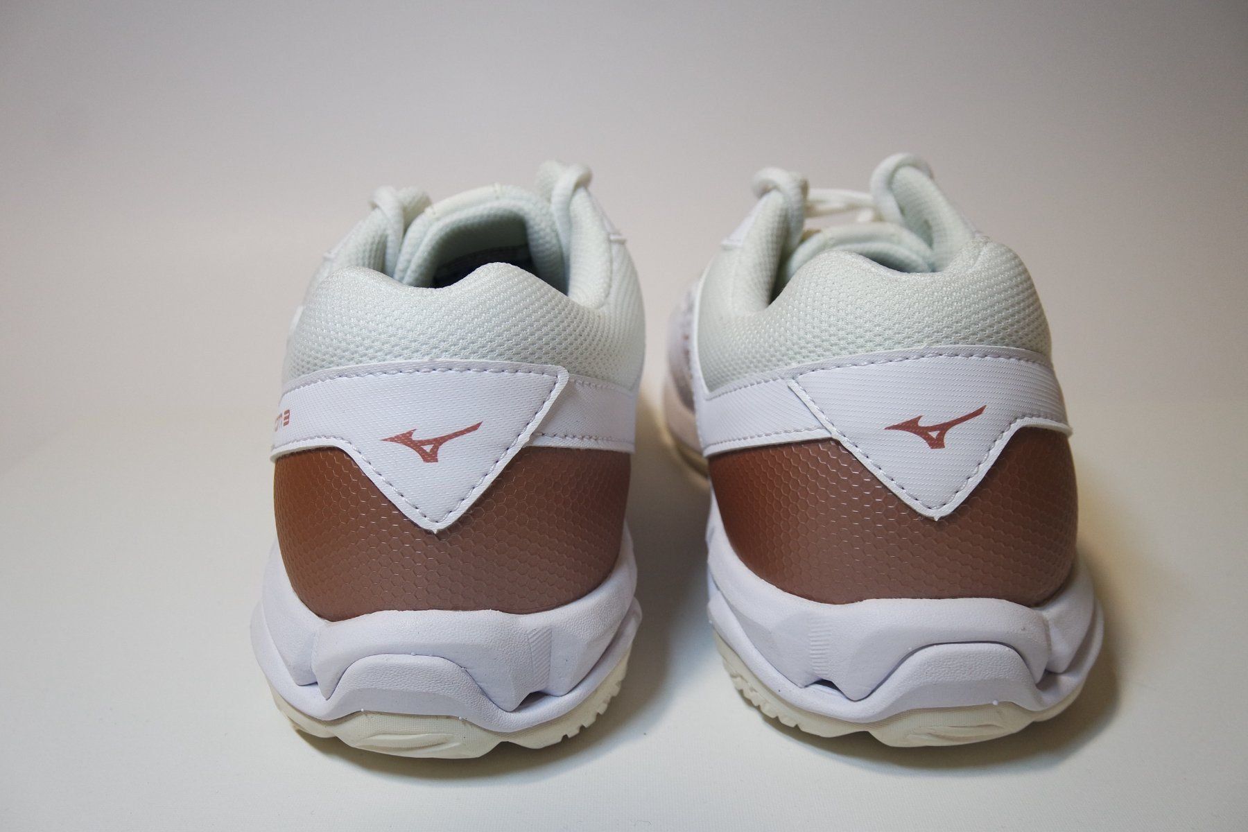 Mizuno Scarpe da donna: Mizuno Wave Phantom 3 Hallensportschuh, Grösse 40.5 – Nuovo e nell'imballaggio originale da Genève venduto da Pandi_Panda 3