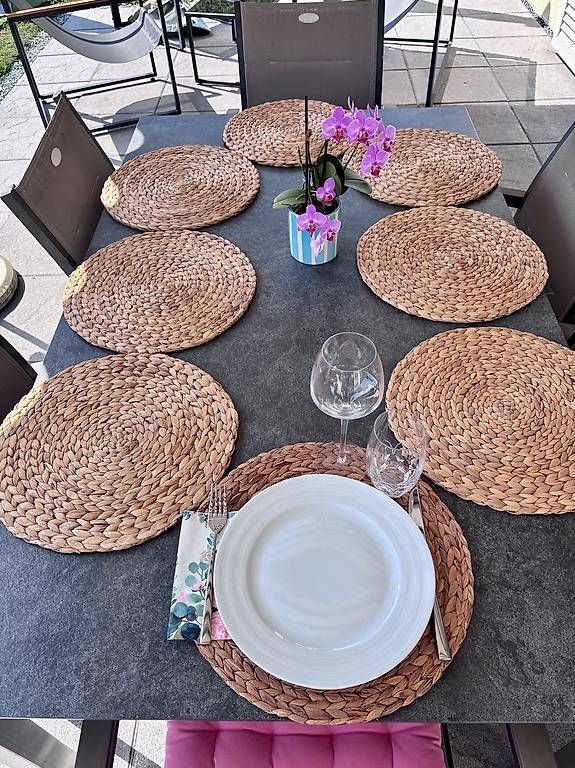 Set di tavolo e panche: Sets de table en osier – Usato da St-Barthélemy VD venduto da VivianF 1