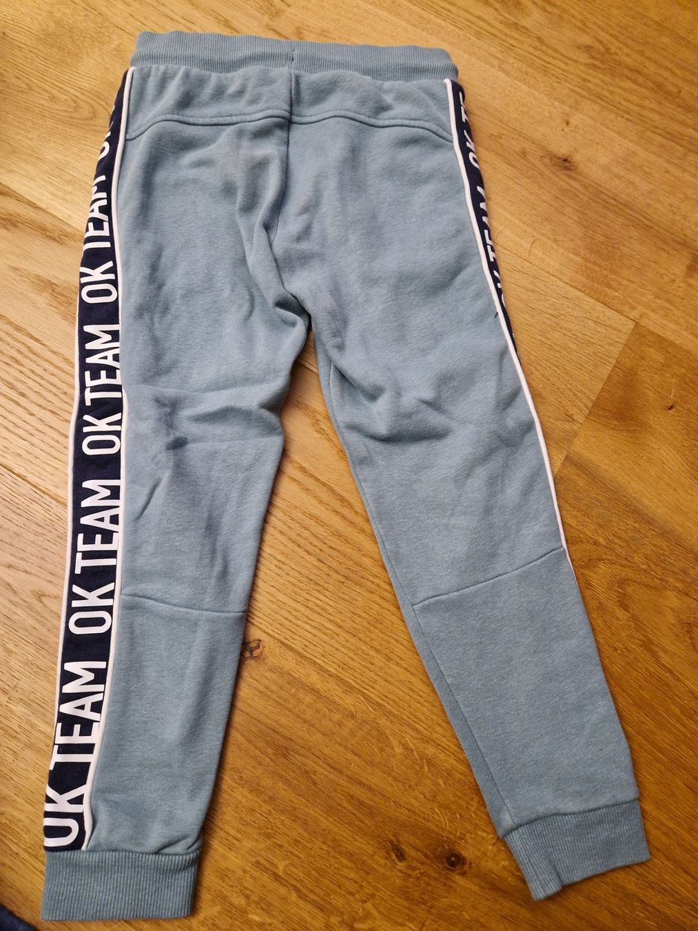 Okaidi Hosen: Trainerhose Gr. 116 Okaidi Sport – Gebraucht aus Davos-Dorf von Bpelikan 1
