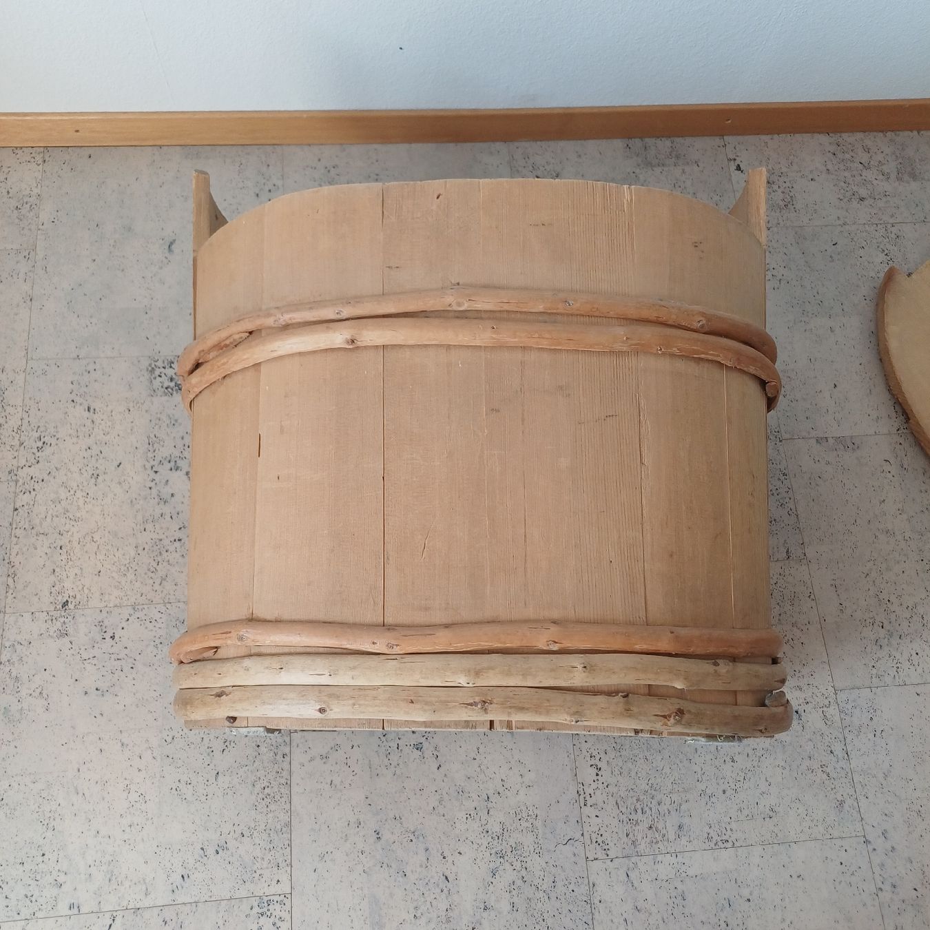 Sonstiges für Haushalt & Wohnen: Ovales Holzgefäss mit Deckel – Gebraucht aus Trimmis von grrose 1