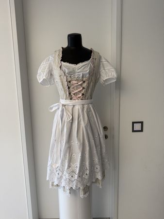 Süsses Stockerpoint Dirndl Gr. 40 inkl. Bluse – Baumwolle