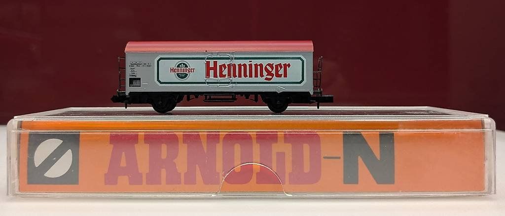 Arnold Modellini di ferrovie: Spur N Kühlwagen "Henninger" – Usato da Reinach BL venduto da angus74 1